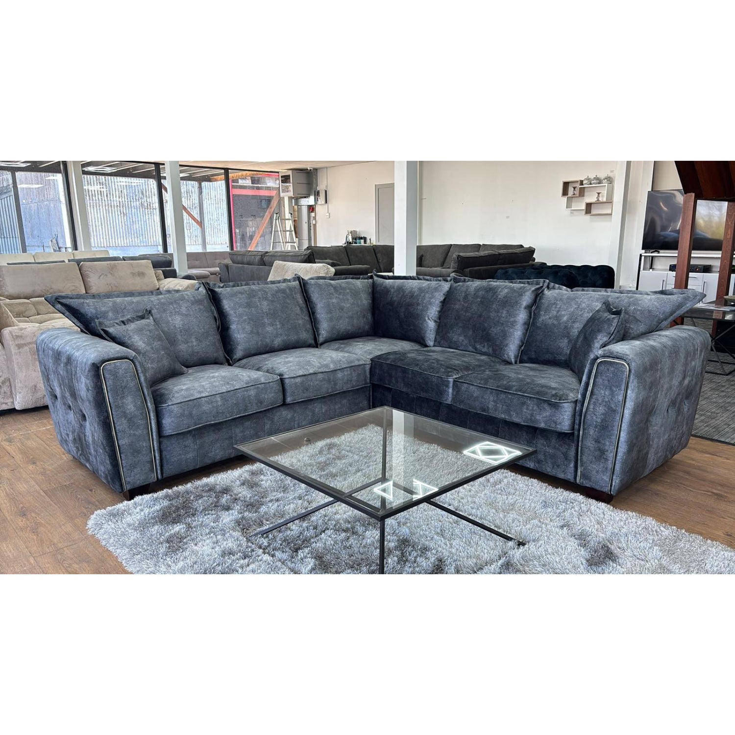 Serena Large Corner Sofa in Black