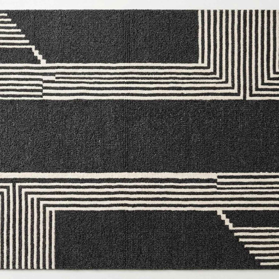 Black and White Geometric Wool Rug – Hand Tufted Monochrome Rug