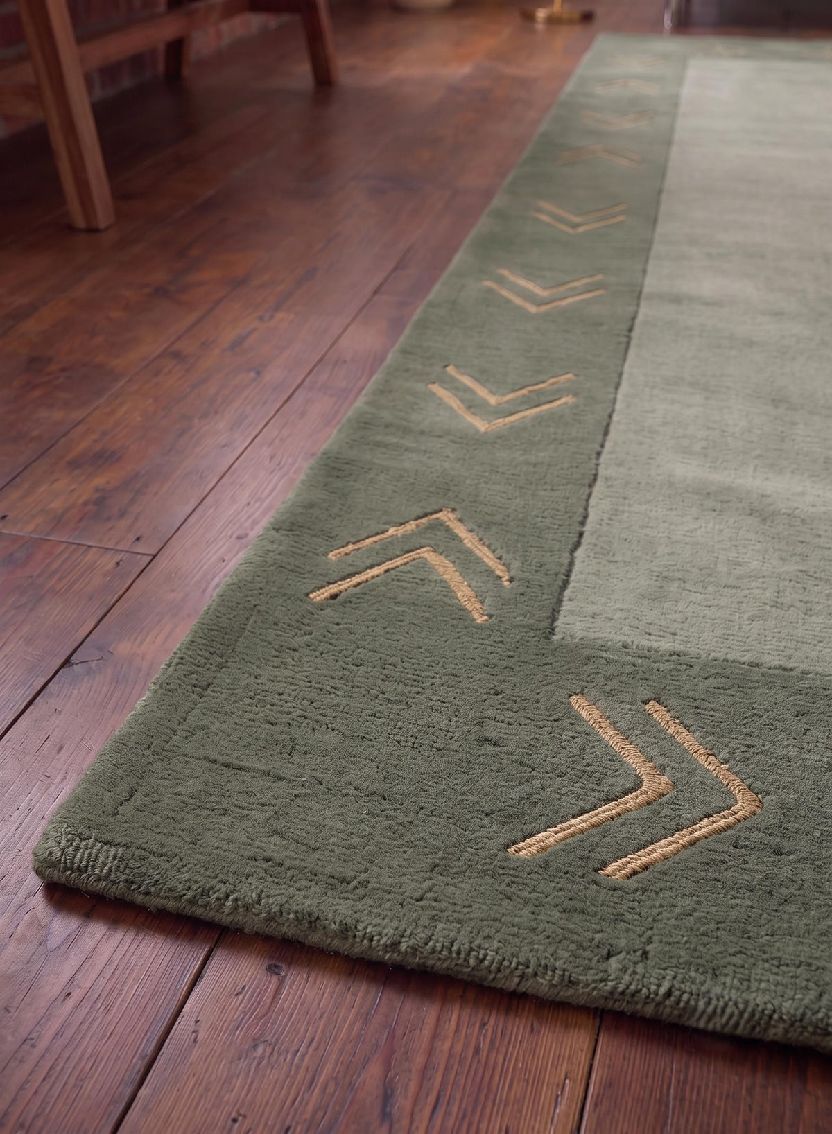 Sage Green Chevron Border Wool Rug – Hand Tufted Vintage Modern Rug – image 4